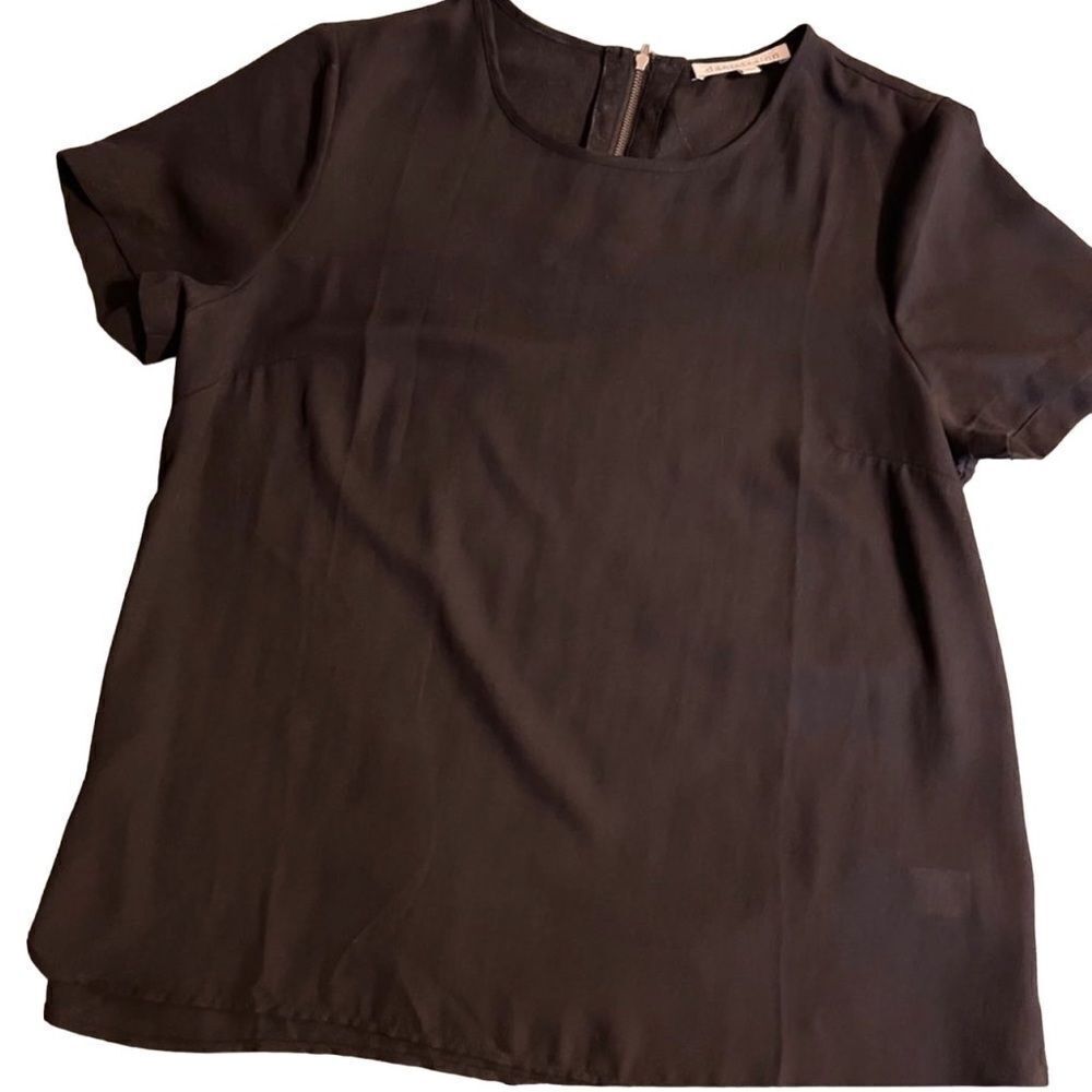 Daniel Rainn black top 
